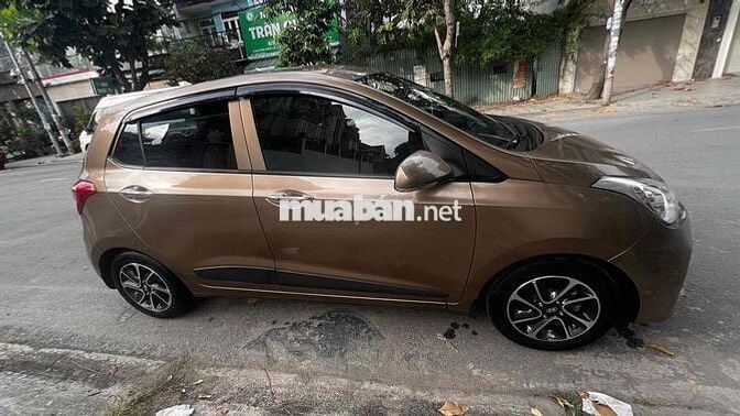 Hyundai i10 2021 Vàng cát 12000 km