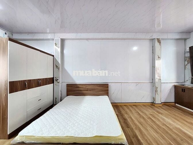 Studio full nội thất, lầu 3, ko thang máy, gần Y Phạm Ngọc Thạch