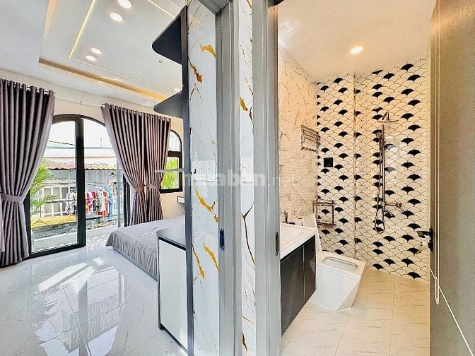 Chủ cần bán nhà đ.Đoàn Văn Bơ P.13 Q.4 giá chỉ 1 tỷ 950tr/62m2.