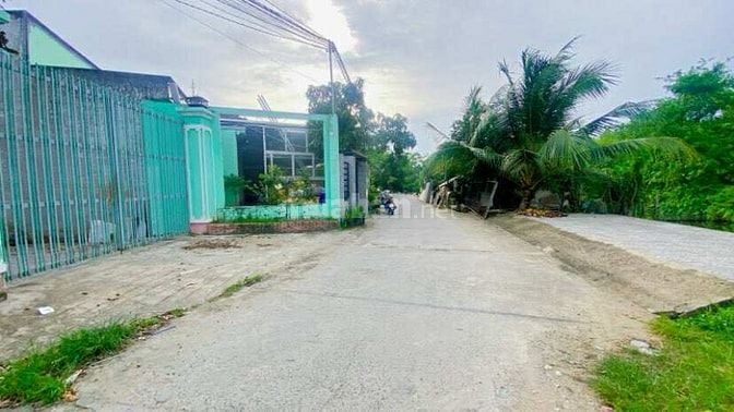 Cho thuê 1.200 m2 Kho và nhà có sân Nguyễn Văn Cừ 15 triệu