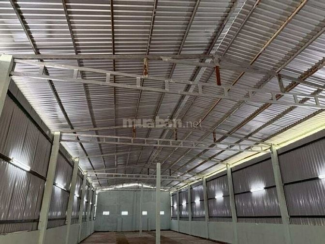 Cho thuê 1.200 m2 Kho và nhà có sân Nguyễn Văn Cừ 15 triệu