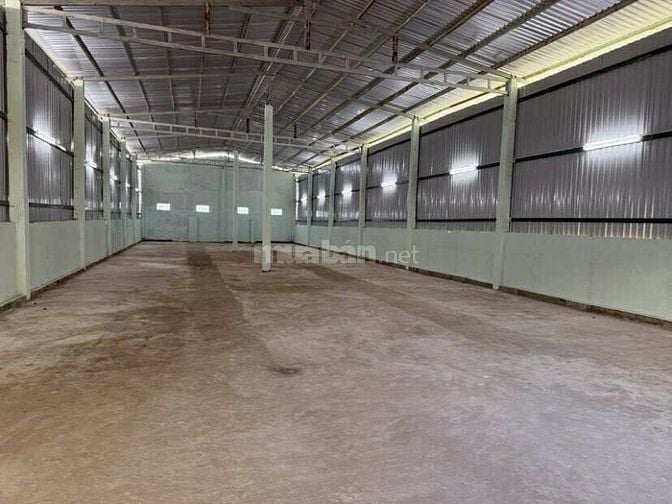 Cho thuê 1.200 m2 Kho và nhà có sân Nguyễn Văn Cừ 15 triệu