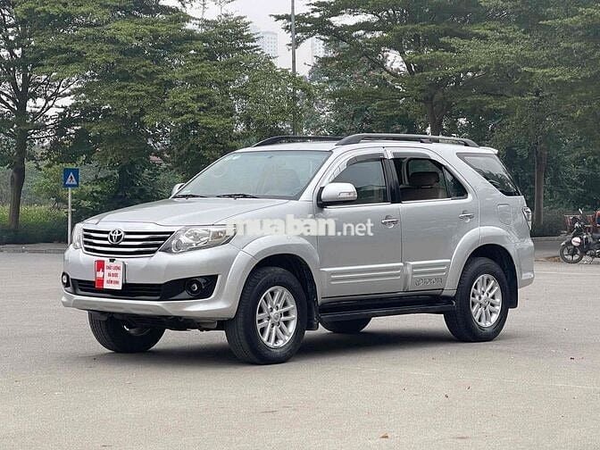 Toyota Fortuner 2014 2.7V 4x2 Bạc 140000 km