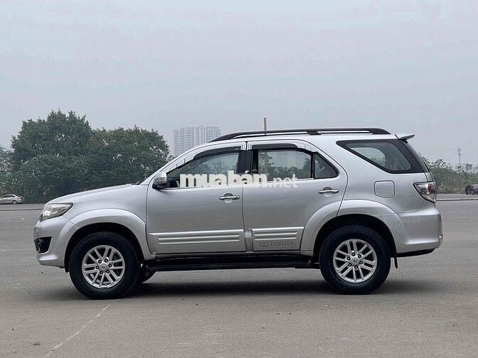 Toyota Fortuner 2014 2.7V 4x2 Bạc 140000 km