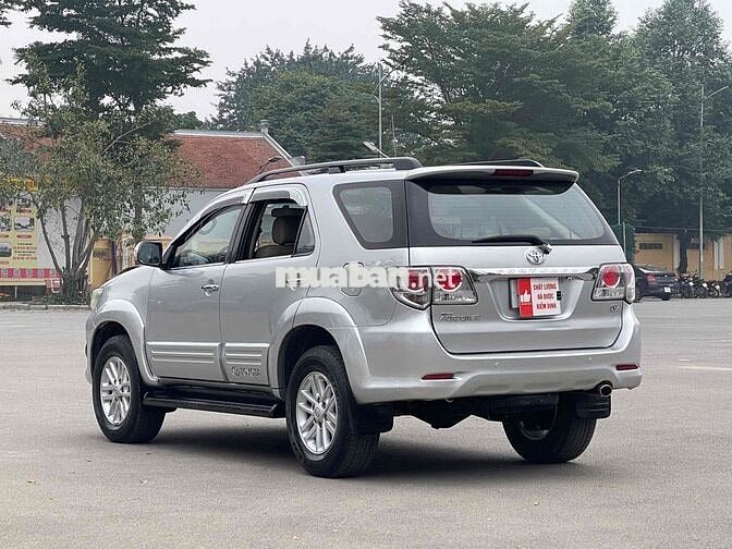 Toyota Fortuner 2014 2.7V 4x2 Bạc 140000 km