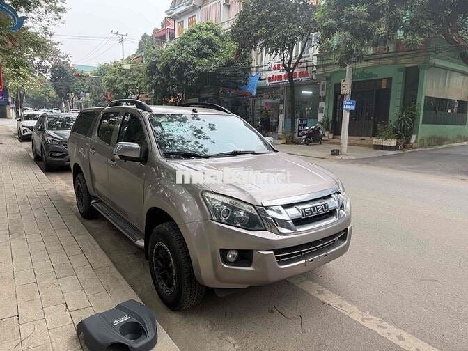 Isuzu Dmax 2015 số at máy 2.5 máy số zin chất cho