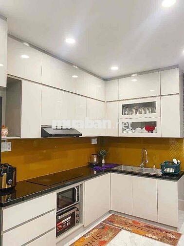 Hot, Bán gấp Siu phẩm Lê Văn Quới, BTân, 60m2, 5 tầng mới đẹp, xe hơi