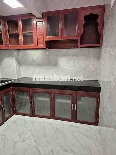 nhà mới đẹp 1 lầu 2pn 2wc có máy lạnh gần gigamol