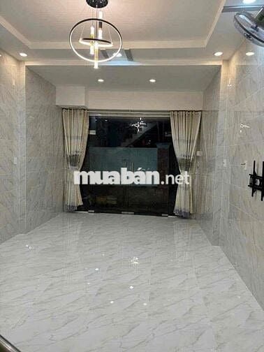 nhà mới đẹp 1 lầu 2pn 2wc có máy lạnh gần gigamol