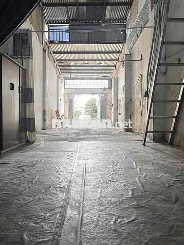 Nhà cấp 4 có gác lửng có 3pha nước sạch, DT 4❌18 hẻm tải thôngPhanAnh