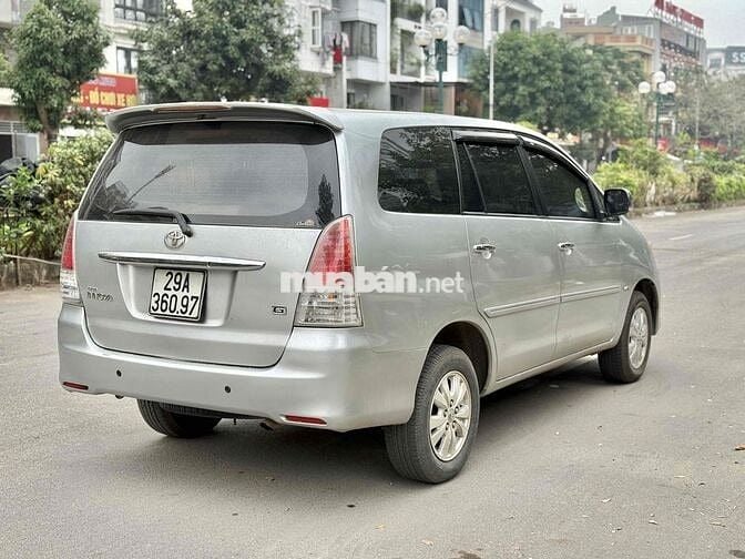 Toyota Innova 2011 2.0G