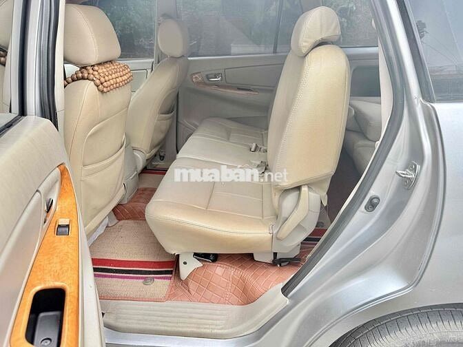 Toyota Innova 2011 2.0G