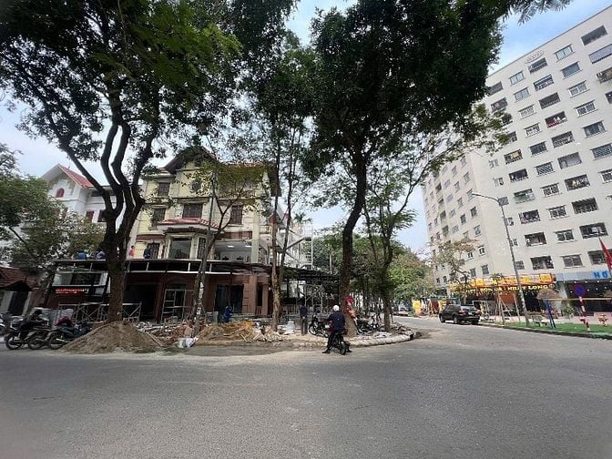 Hàng Hiếm Nguỵ Như Kon Tum 200m2 lô góc thuê 35triệu văn phòng đông