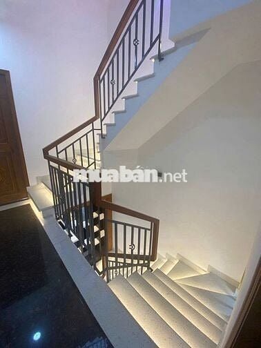 Cần cho thuê nhà HXH 12/2B Nguyễn Thị Minh Khai P. Đa Kao Q.1