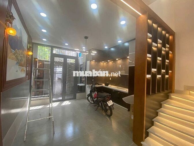 Cần cho thuê nhà HXH 12/2B Nguyễn Thị Minh Khai P. Đa Kao Q.1