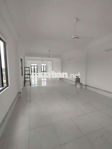 NHÀ MỚI XÂY 100% LÀM VP, SHOWROOM, YOGA, GYM, NET. TRỆT TRỐNG 2LẦU 4WC