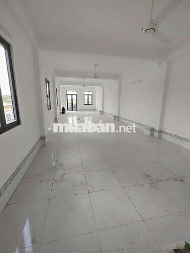 NHÀ MỚI XÂY 100% LÀM VP, SHOWROOM, YOGA, GYM, NET. TRỆT TRỐNG 2LẦU 4WC