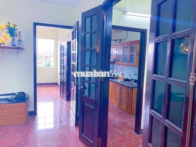 Bán nhà chung cư phố Lạc Trung nhà đẹp 2 thoáng ở ngay 2PN sổ đỏ CC 75