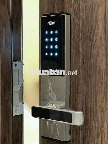 CHO THUÊ CĂN HỘ BAN CÔNG TÁCH BẾP FULL NỘI THẤT NGAY CHỢ BẾN THÀNH Q1