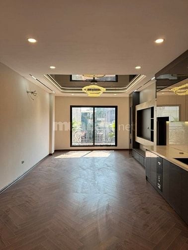 Bán Nhà Ô TÔ, Hoàng Quốc Việt, Cầu Giấy 42m, 7 tầng, mt 4m, 23.2 tỷ