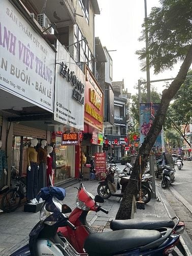 Cho thuê mặt bằng đẹp và hiếm trên phố vàng Trần Nhân Tông, Hà Nội