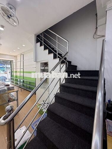 Cho thuê nhà MẶT TIỀN Huỳnh Văn Bánh Q.Phú Nhuận 4x17m, 1 TRỆT 1 LẦU