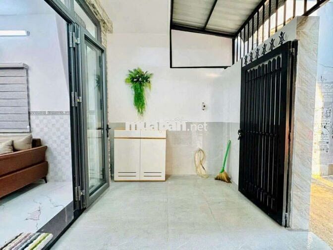 Cho thuê nguyên căn 3pn , Full nội thất, Gần mặt tiền Đườg số 18 P8 GV