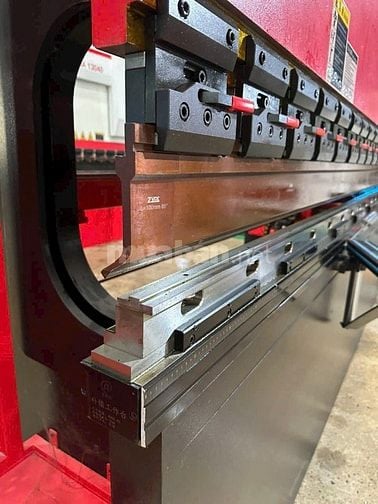 Máy chấn CNC 170T4000 Cybtouch12