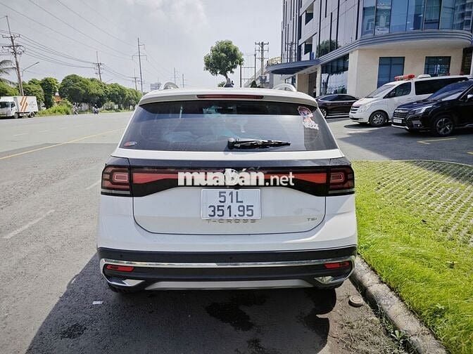 Volkswagen T-Cross 2022 Luxury - 16850 km