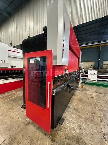 Máy chấn CNC 170T4000 Cybtouch12