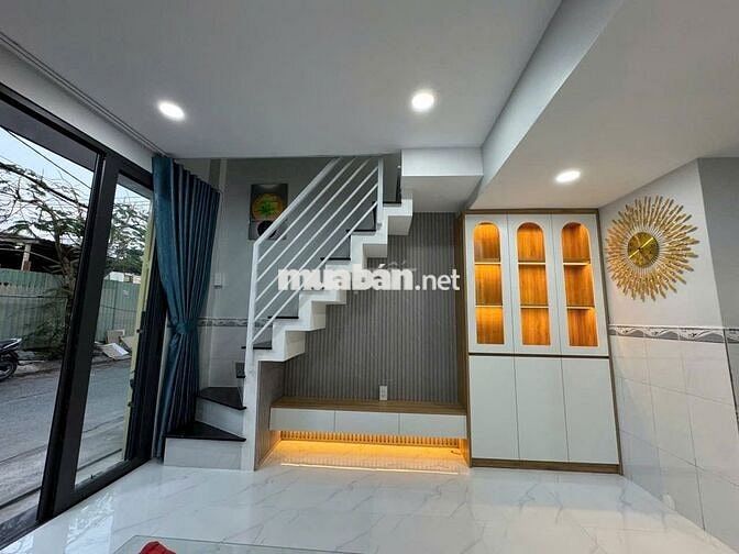 CHÍNH CHỦ BÁN GẤP NHÀ MẶT TIỀN- SHR-2 TẦNG- ĐƯỜNG 8M LÊ VĂN LƯƠNG