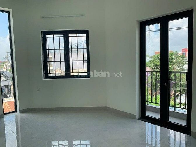 Nhà Giá Rẻ Quận 9-2 Mặt Tiền-Khu Buôn Bán Sầm Uất-105M2-Hoàn Công Đủ-