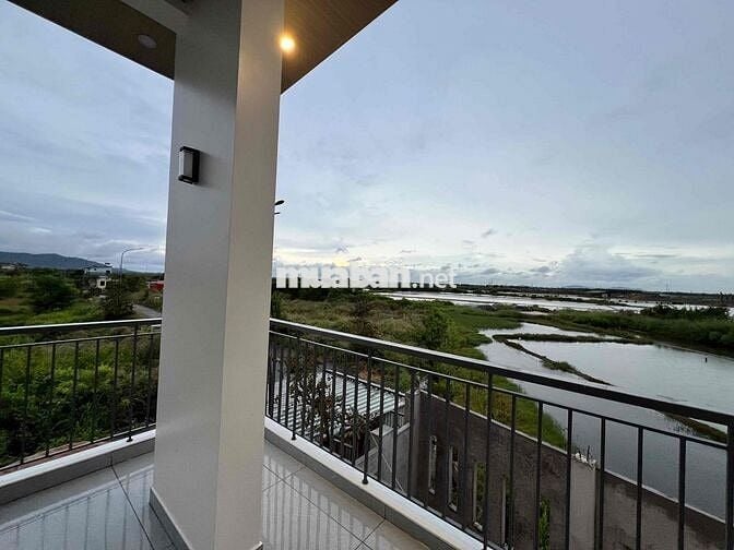 Bán nhà vườn ngay nút giao cao tốc Vũng Vằn đối diện KDC Goldcoast