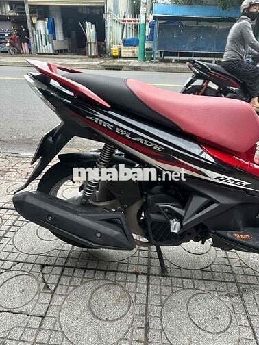 Honda Air Blade 125cc Đỏ đen ( ab mắt cú)