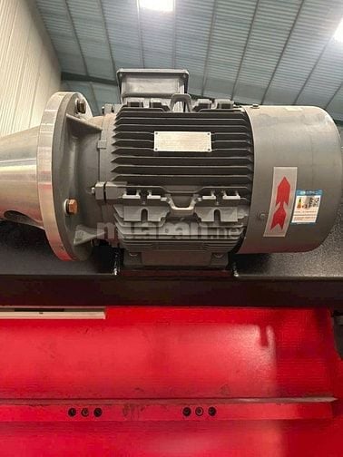 Máy chấn CNC 170T4000 Cybtouch12