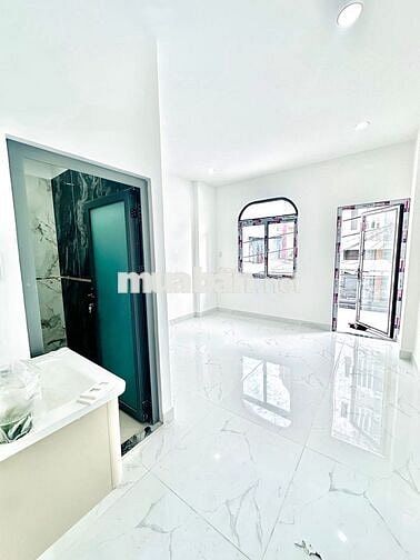 Cần bán gấp nhà đẹp 1/ hẻm xe hơi