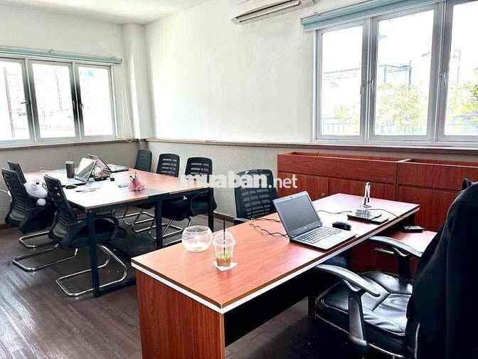 Chính chủ cho thuê văn phòng 30 -80m2 ở Căn góc 2 MT Khánh Hội Quận 4