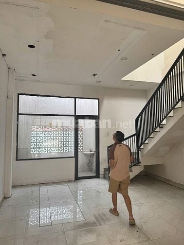 Cho thuê nhà 120m2- 798 Quốc Lộ 13, Hiệp Bình Phước, Thủ Đức, 15tr
