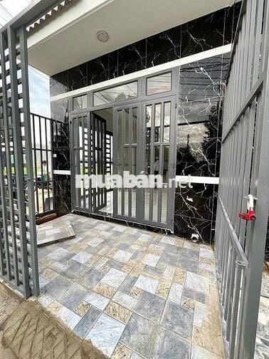 cần bán gấp căn nhà lầu , shr trao tay