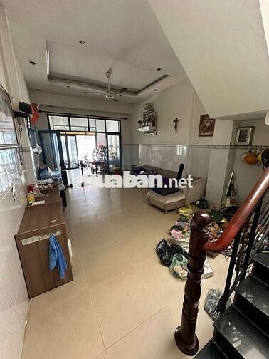 Nhà 2 tầng 4,7❌22 ngay chợ và nhà thờ Lạc Quang tiện ở và kd buôn bán