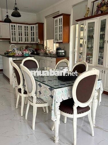 Cho thuê BT h.bơi , t.máy 6PN, 5WC,  300m2 tại The EverRich III, Q7
