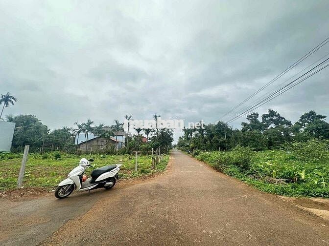 Eatu - kotam đường bê tông - Hẻm cấp 1 Quốc lộ 26.