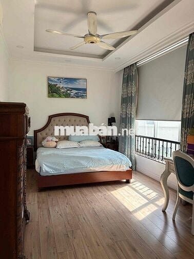 Cho thuê BT h.bơi , t.máy 6PN, 5WC,  300m2 tại The EverRich III, Q7