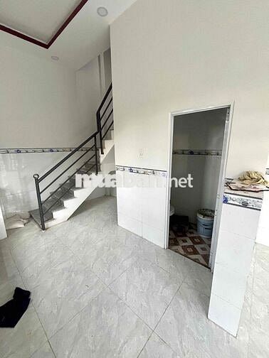 cần bán gấp căn nhà lầu , shr trao tay