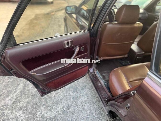 Toyota Camry 1987 2.0 MT - 100000 km