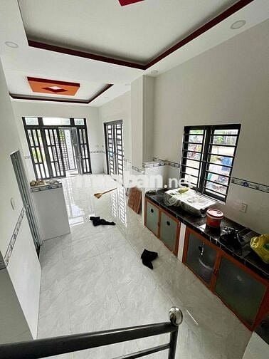 cần bán gấp căn nhà lầu , shr trao tay