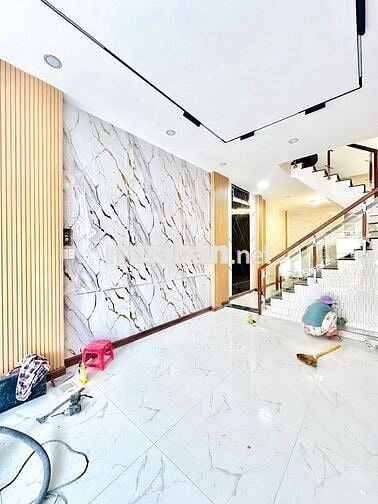 Cần bán gấp nhà đẹp 1/ hẻm xe hơi