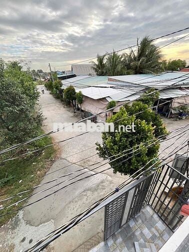 cần bán gấp căn nhà lầu , shr trao tay