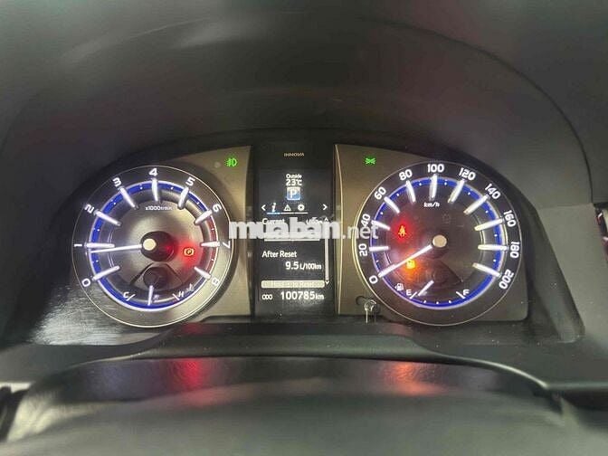 Bán Innova tự động 2018 - Chất xe đẹp HT Bank 60%