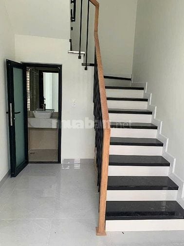 Nhà Giá Rẻ Quận 9-2 Mặt Tiền-Khu Buôn Bán Sầm Uất-105M2-Hoàn Công Đủ-